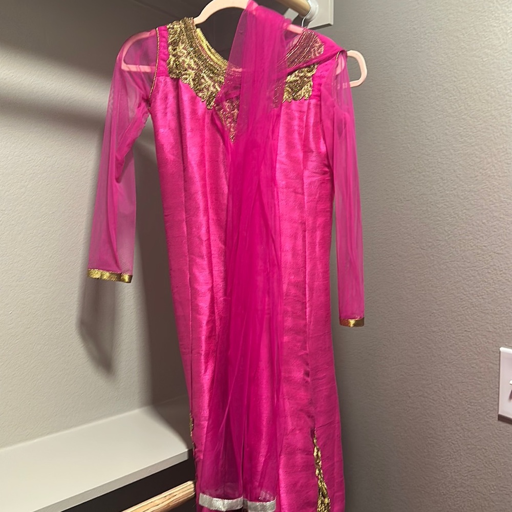 Indian salwar top and dupatta (pants not included)
